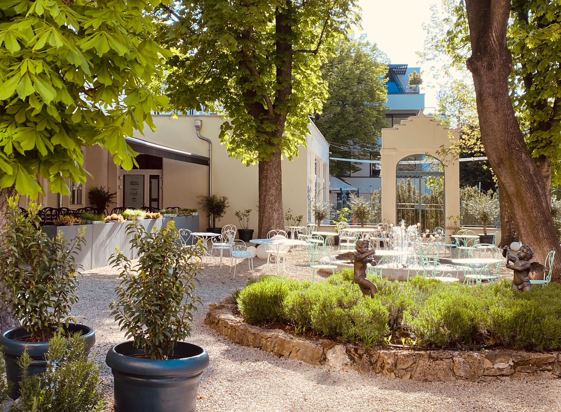 casino kulinarium - gastgarten 01 ©georg brennwald